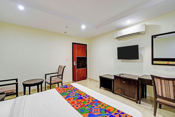 Room 9 of 28