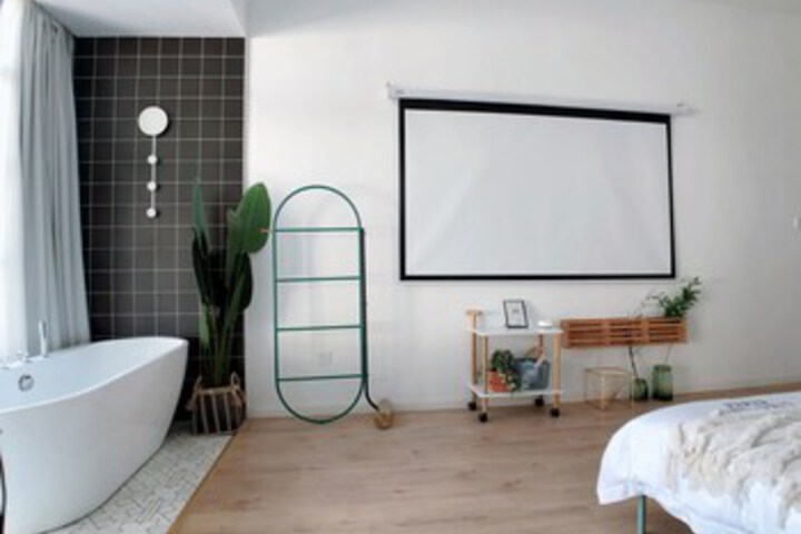 Room 12 of 62