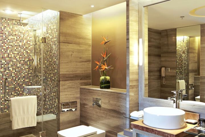 Room 24 of 69