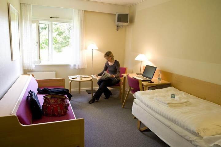 Room 11 of 49