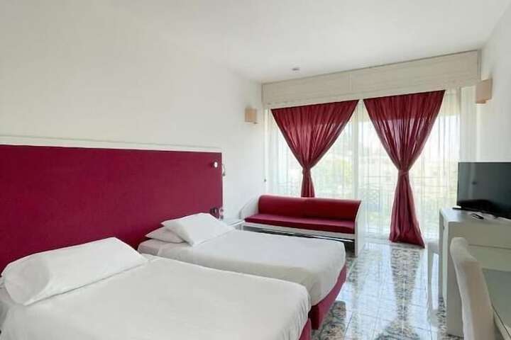 Room 17 of 48