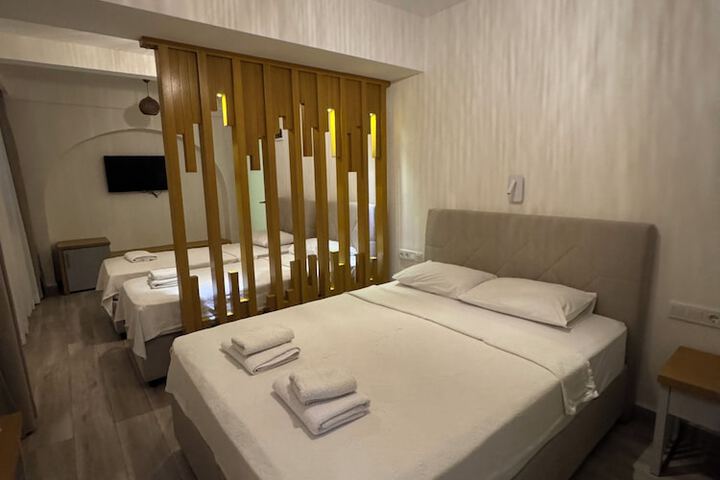 Room 26 of 74
