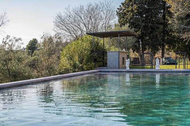 Pool 24 of 85