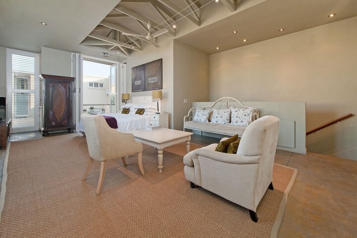 Room 21 of 80