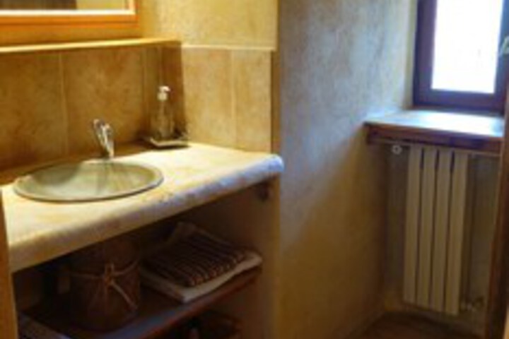 Room 3 of 21
