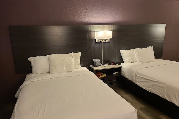 Room 17 of 38