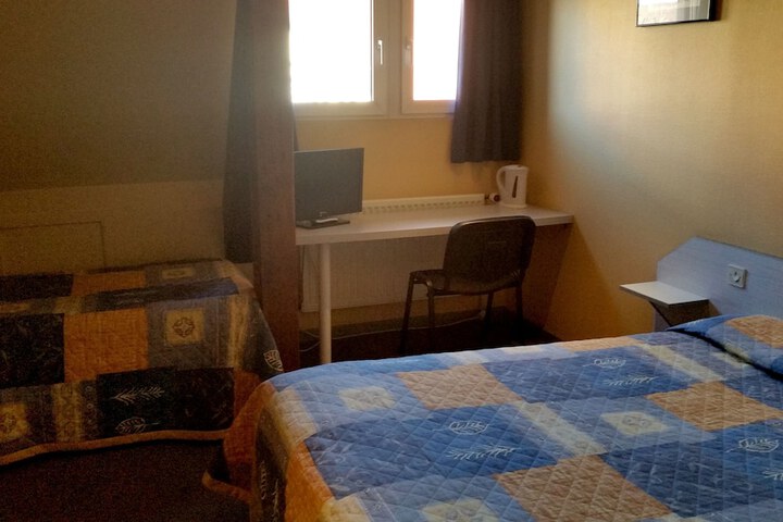 Room 7 of 10