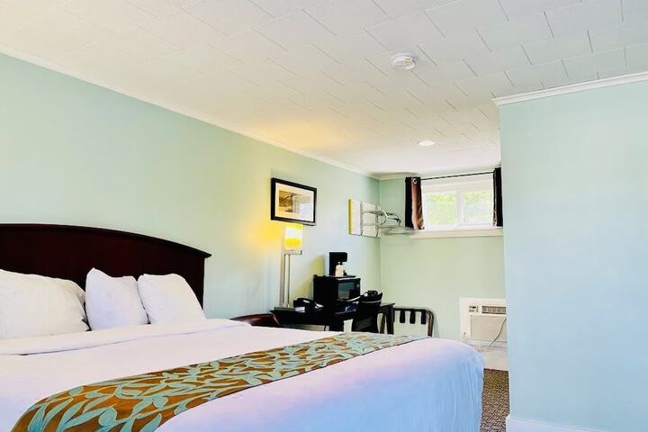 Room 15 of 60