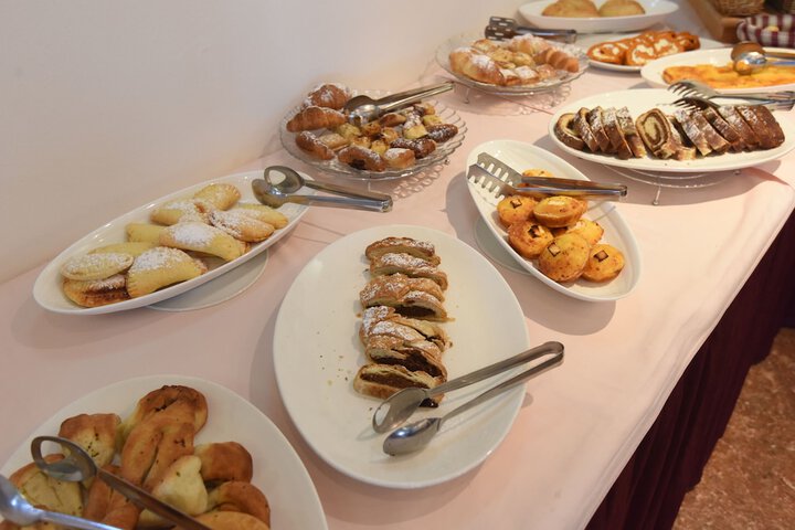 Dining 87 of 137