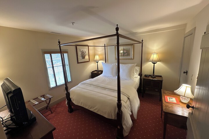 Room 20 of 65