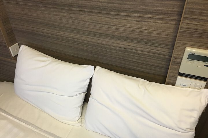 Room 10 of 66
