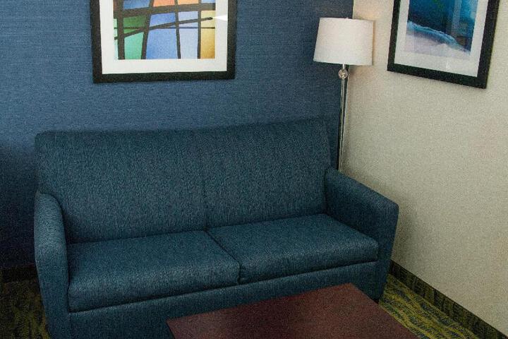 1 King Bed Pet Friendly Room Work Desk Chair with Ottoman Microwave and Refrigerator Full Breakfast (1 of 19)