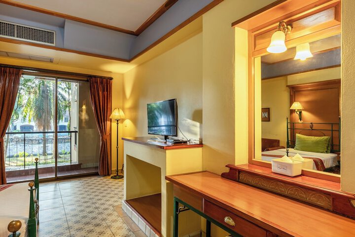 Room 21 of 103