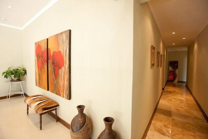 Ballroom/Hall 22 of 33