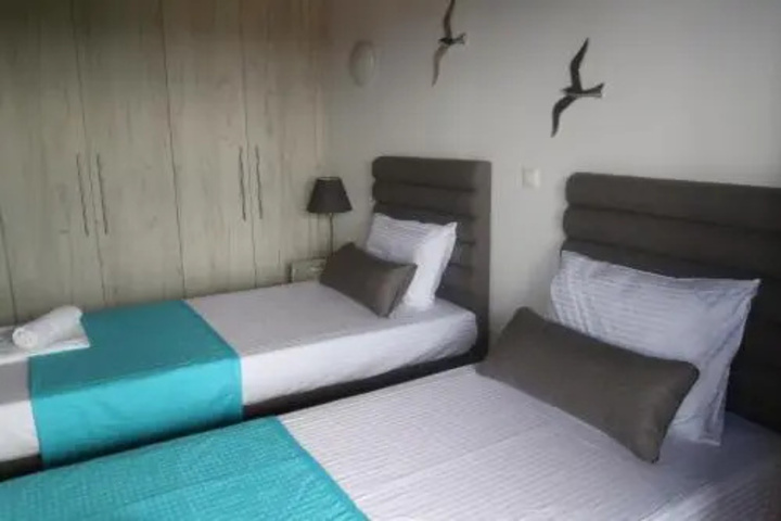 Room 2 of 16
