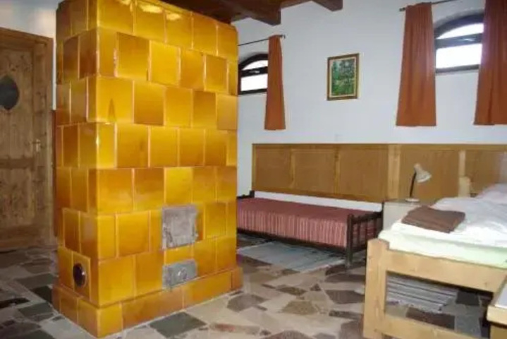 Room 2 of 9