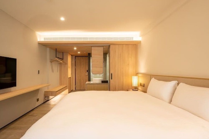 Room 8 of 25
