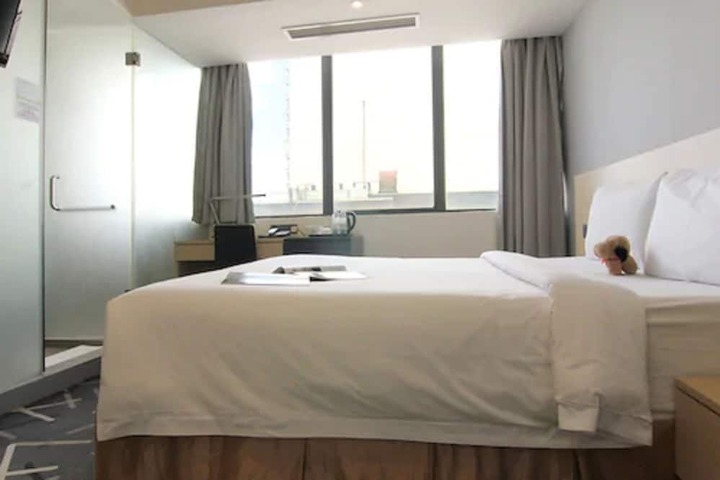 Room 7 of 51