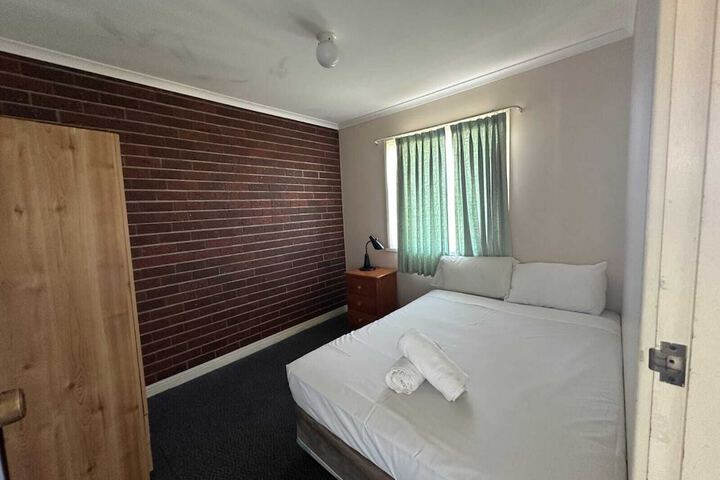 Room 10 of 39