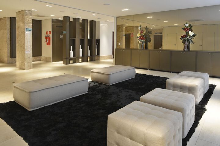 Entrance & Lobby