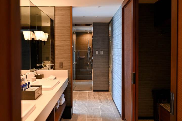 Room 21 of 147