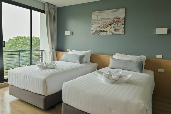 Room 14 of 33