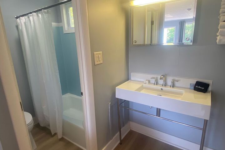 Room 163 of 205