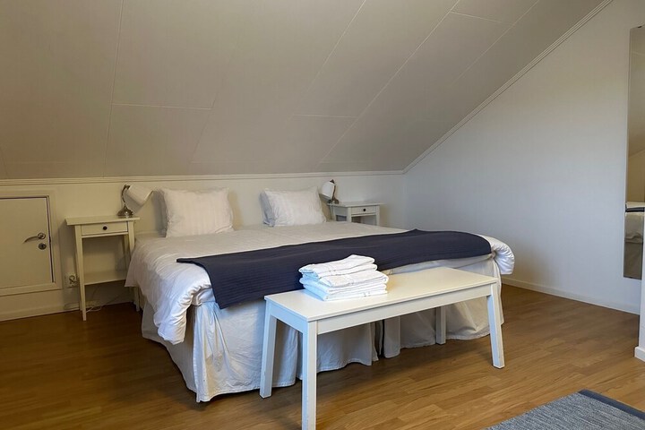 Room 12 of 34