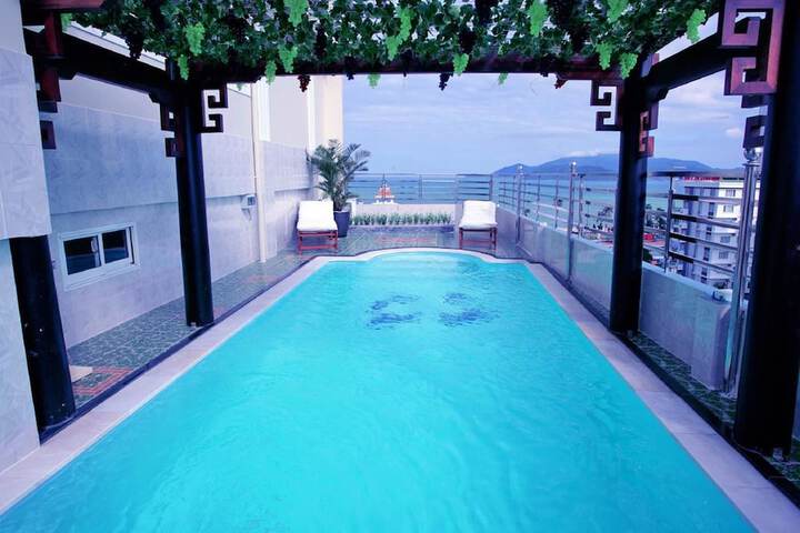 Pools & Facilities