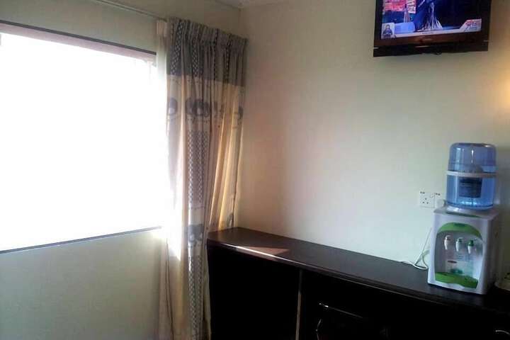 Room 14 of 34