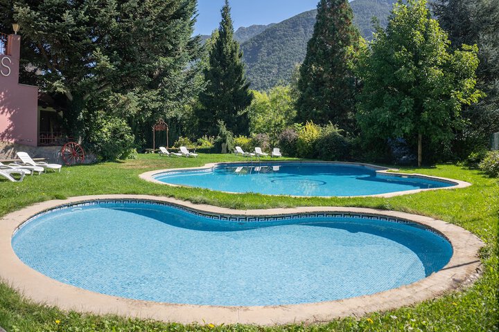 Pool 40 of 91