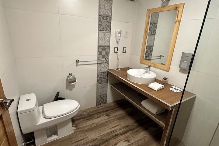 Room 140 of 167