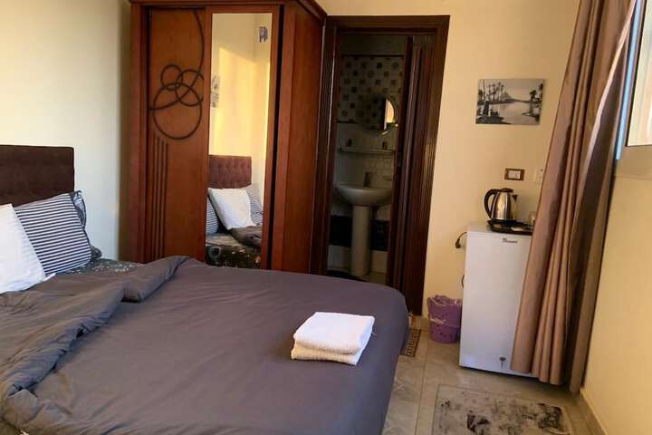 Room 4 of 29