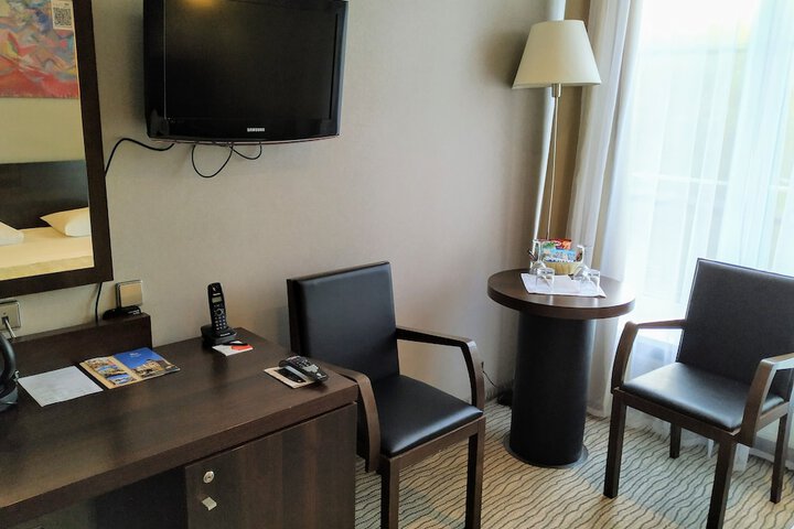 Room 26 of 91
