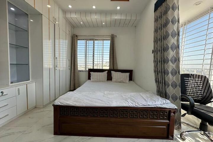 Room 6 of 20