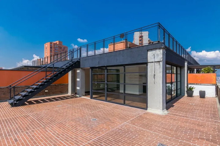 Modern Loft Golden Mile by Nomad Guru