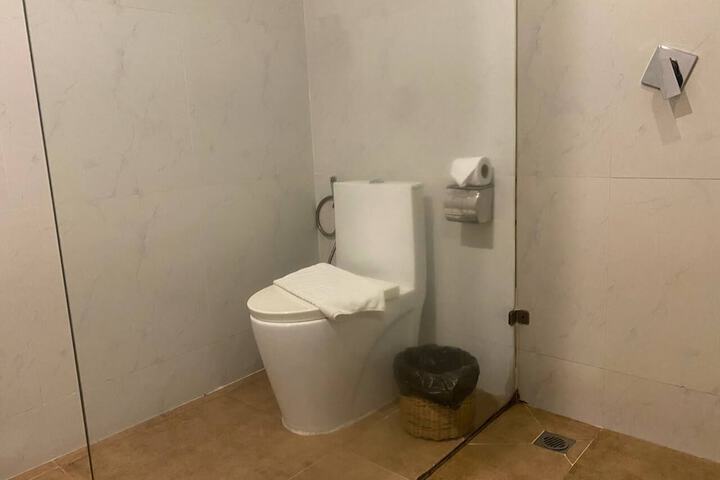 Room 156 of 298