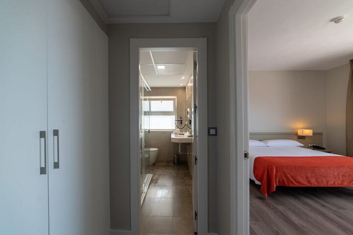 Room 14 of 64