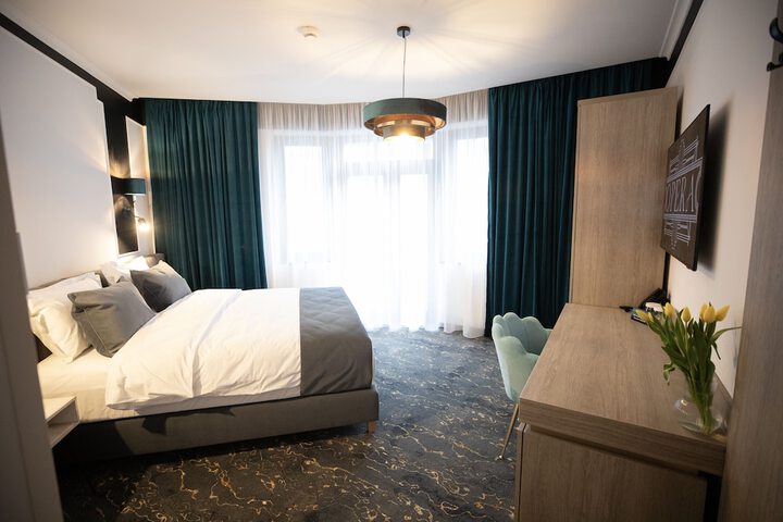 Room 21 of 42