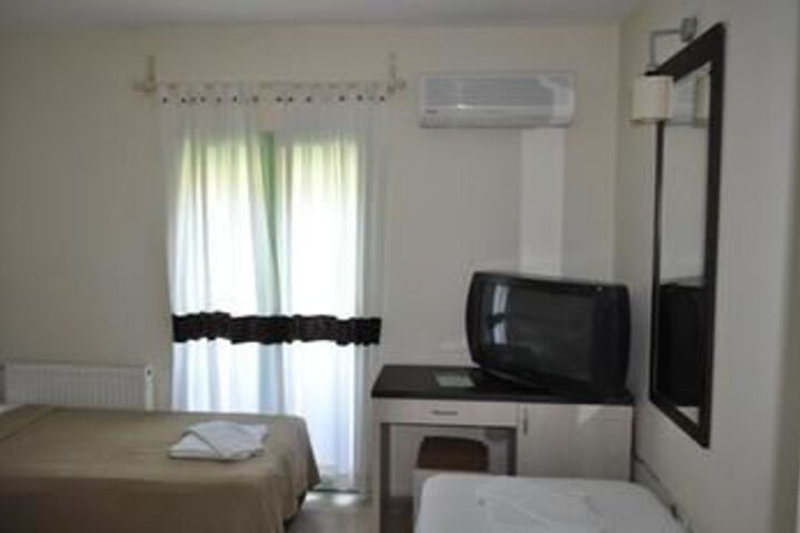 Room 15 of 27