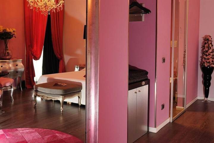 Room 18 of 30