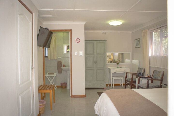 Room 12 of 98