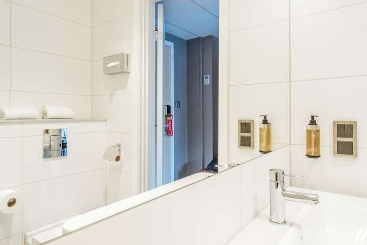 Room 35 of 75