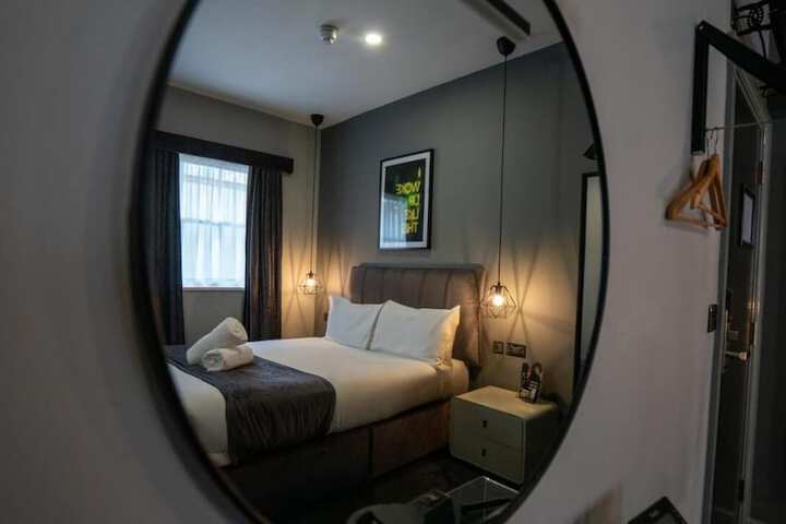 Room 12 of 22