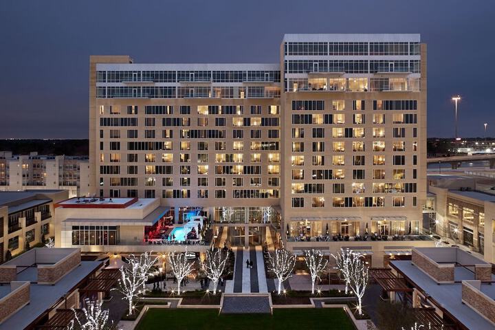Hotel 77 of 78