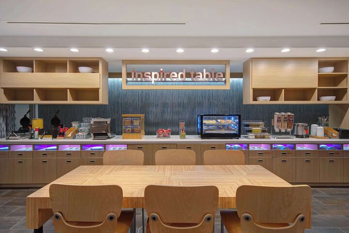 Breakfast/Coffee Service 36 of 45