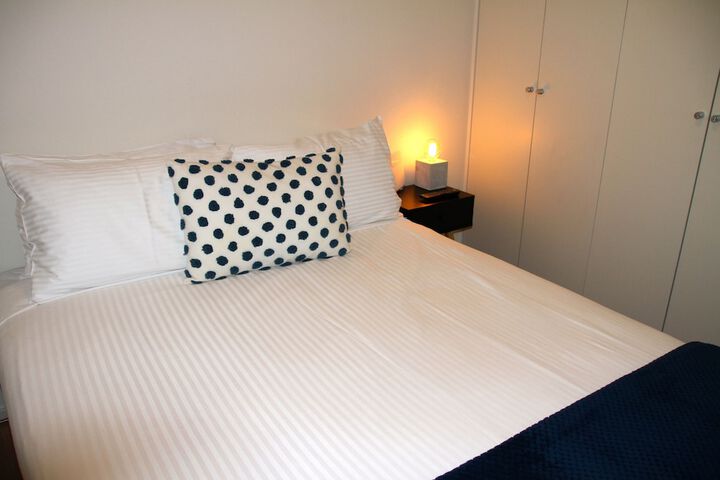 Room 18 of 148