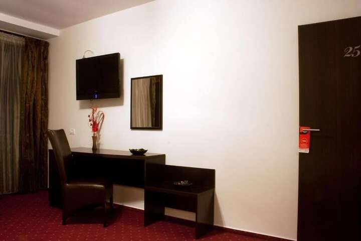 Room 15 of 44