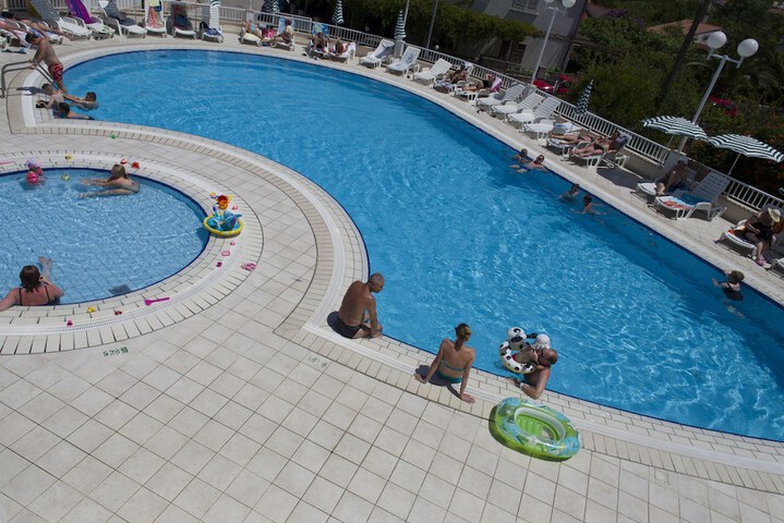 Hotel with Pool