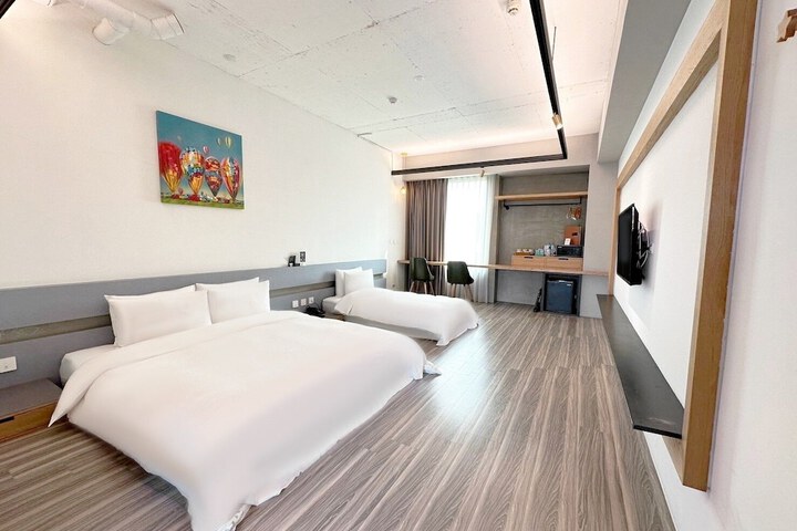 Room 18 of 50
